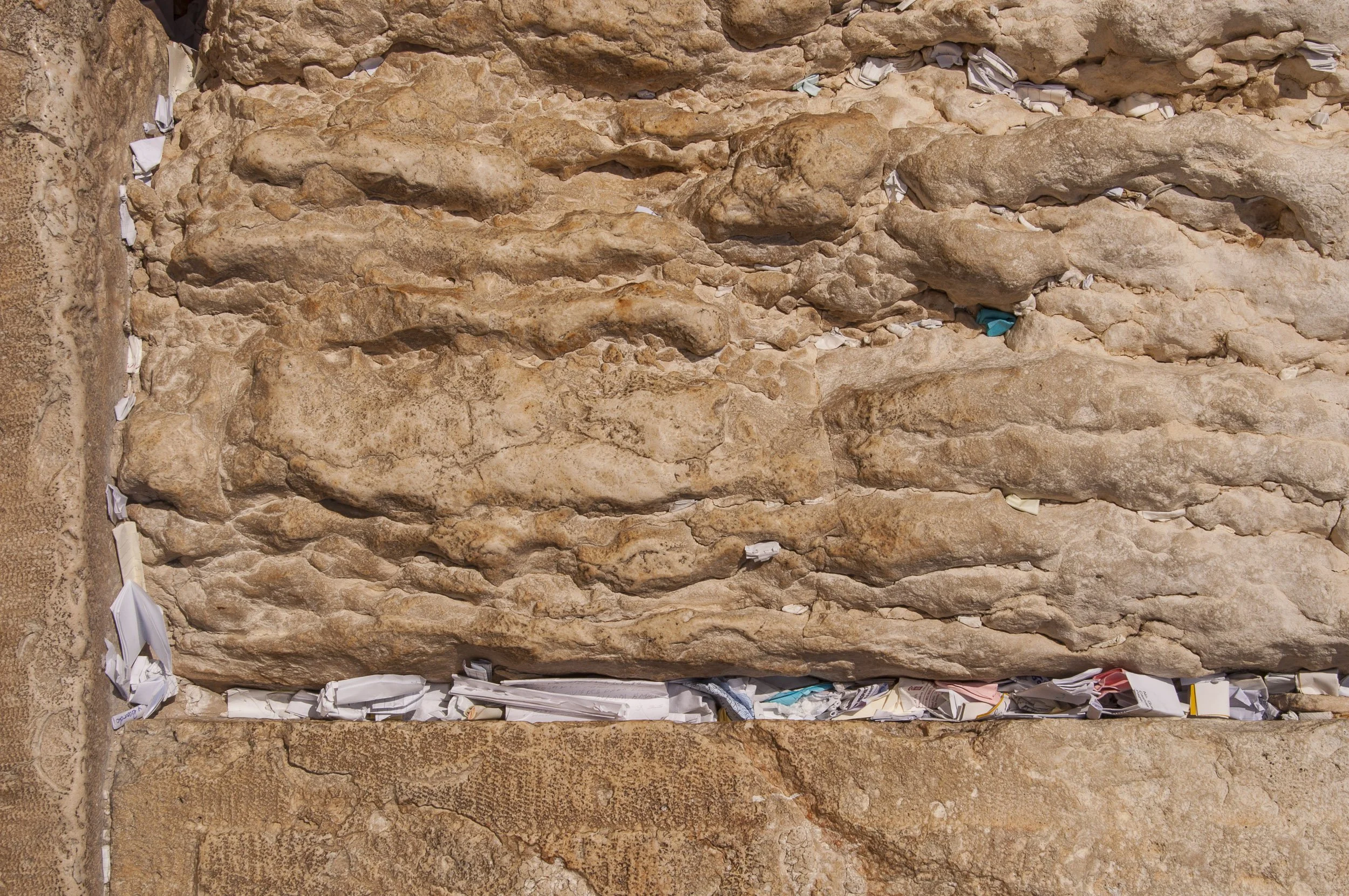 Mensajes para Jehová, en el Muro de las Lamentaciones