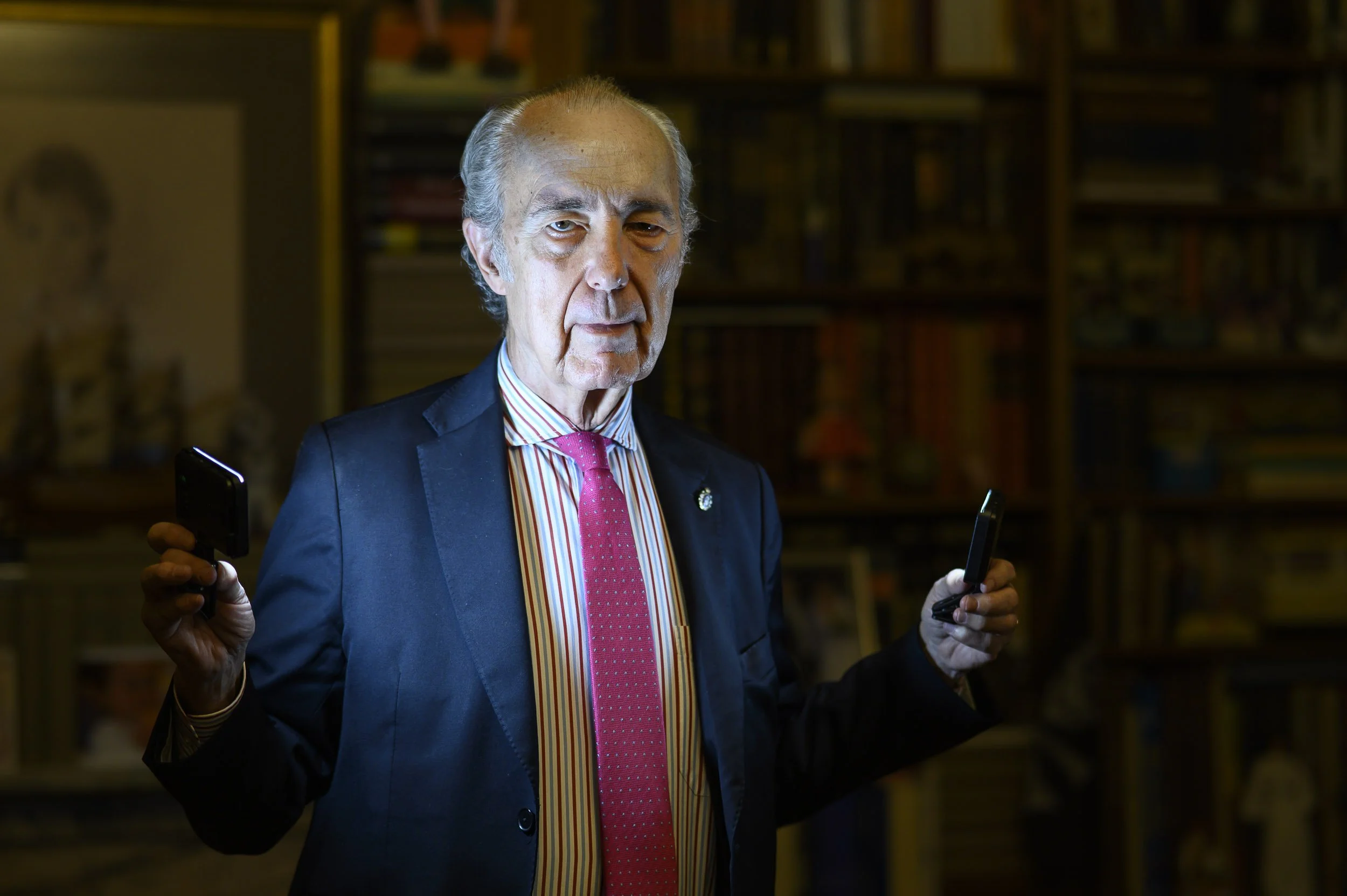 El poeta Luis Alberto de Cuenca.