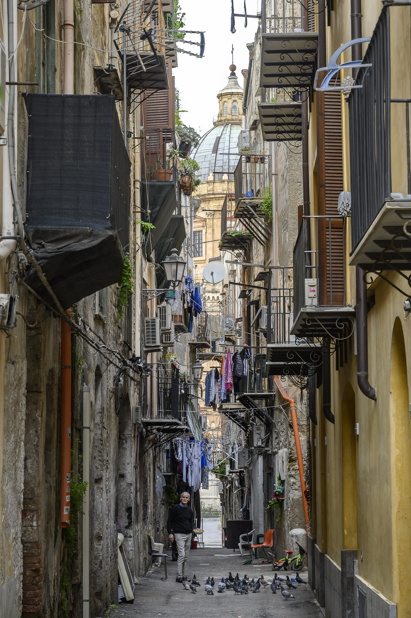Uno de los callejones (vicoli) típicos del centro de la ciudad.