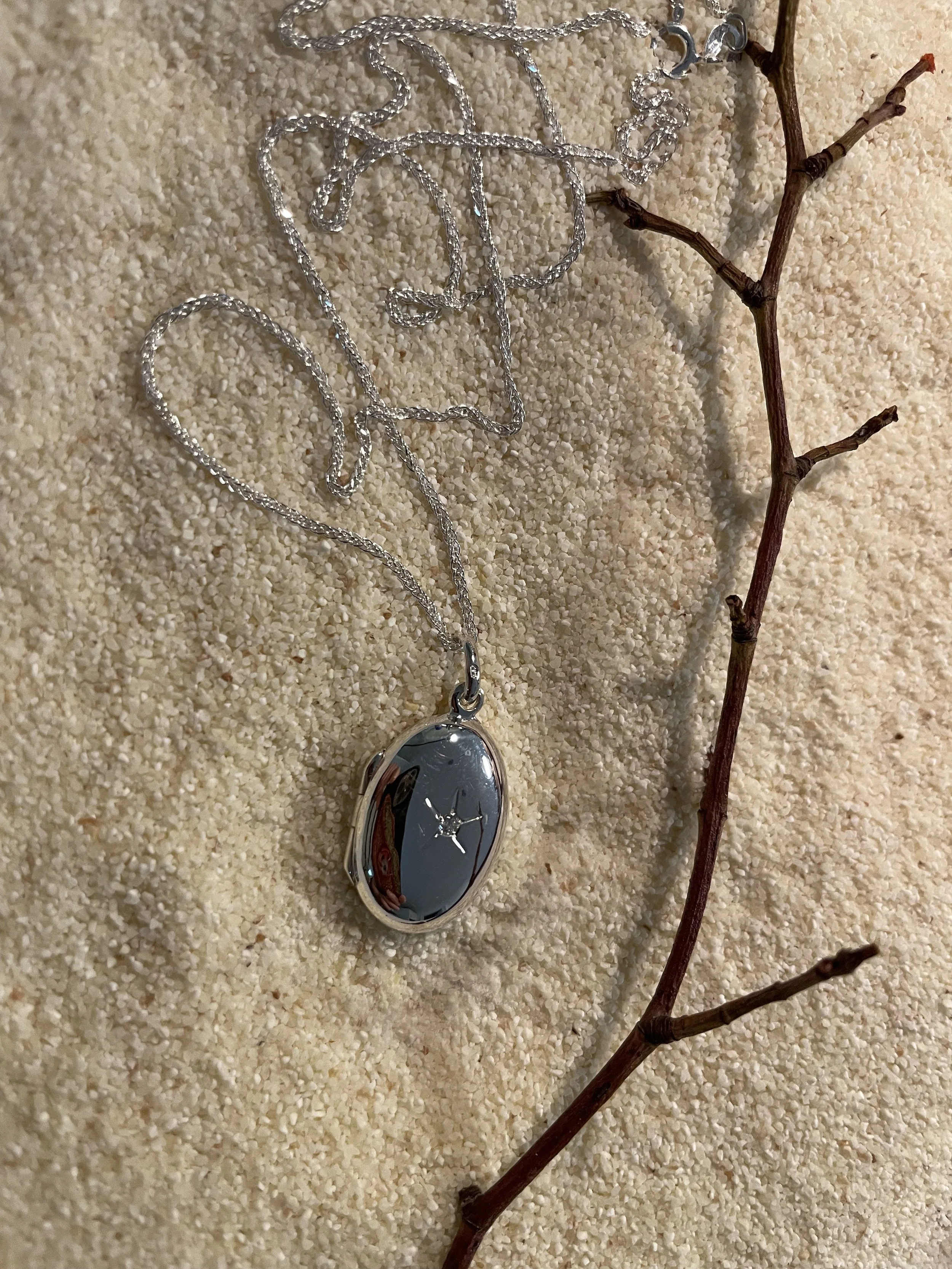 Nyitható ezüst medál