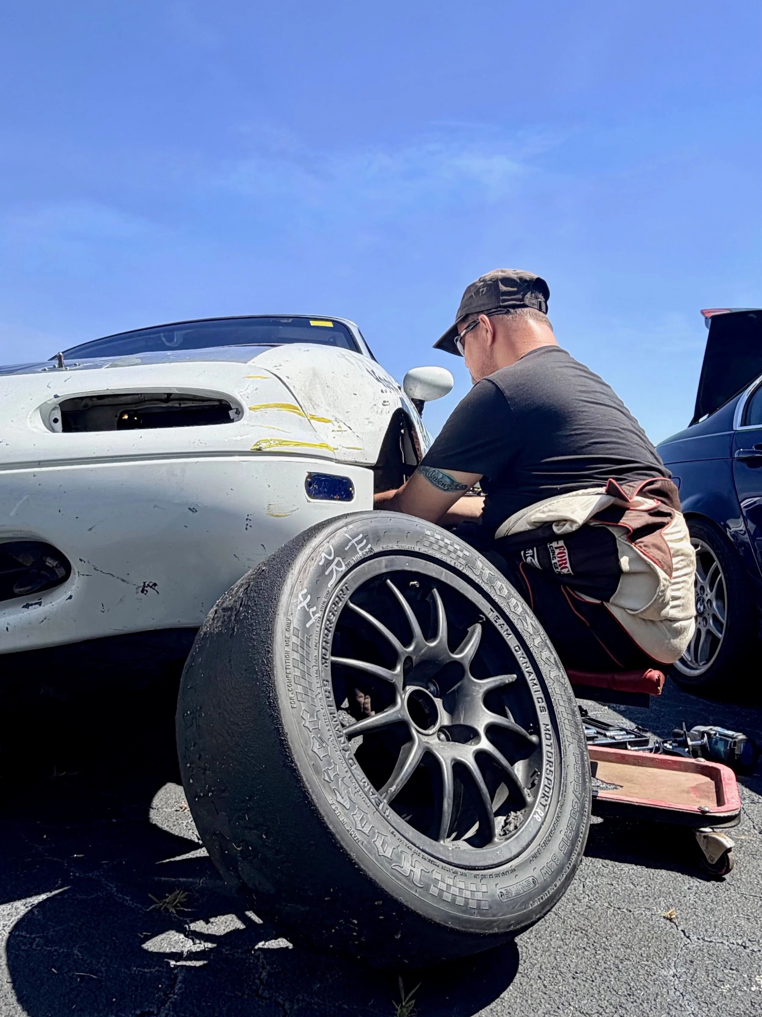 Team testing @roadatlanta 

Last weekend our team owner Jon had the opportunity to test one of the OSR Spec Miatas; the one he has been campaigning in the SCCA ITA class this year.

&bull;

#testing #raceteam #miata #fast #roadatlanta