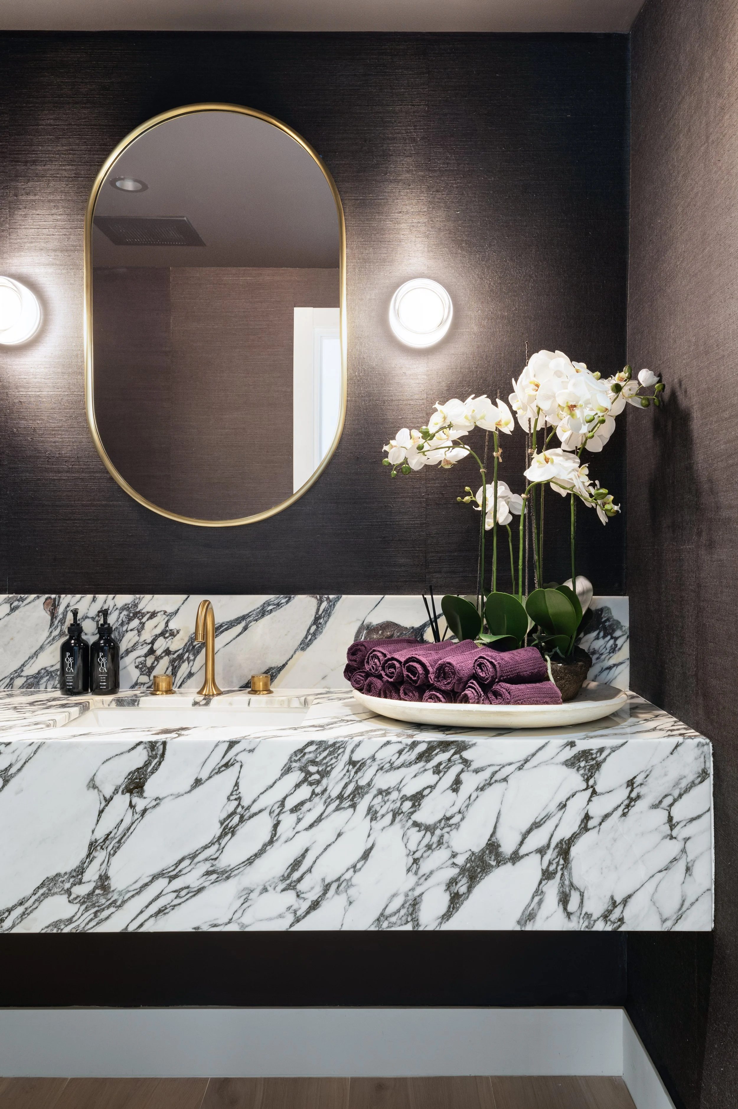 Powder room - Modernized Brutalist Architecture - Coconut Grove - CURATED. Studio