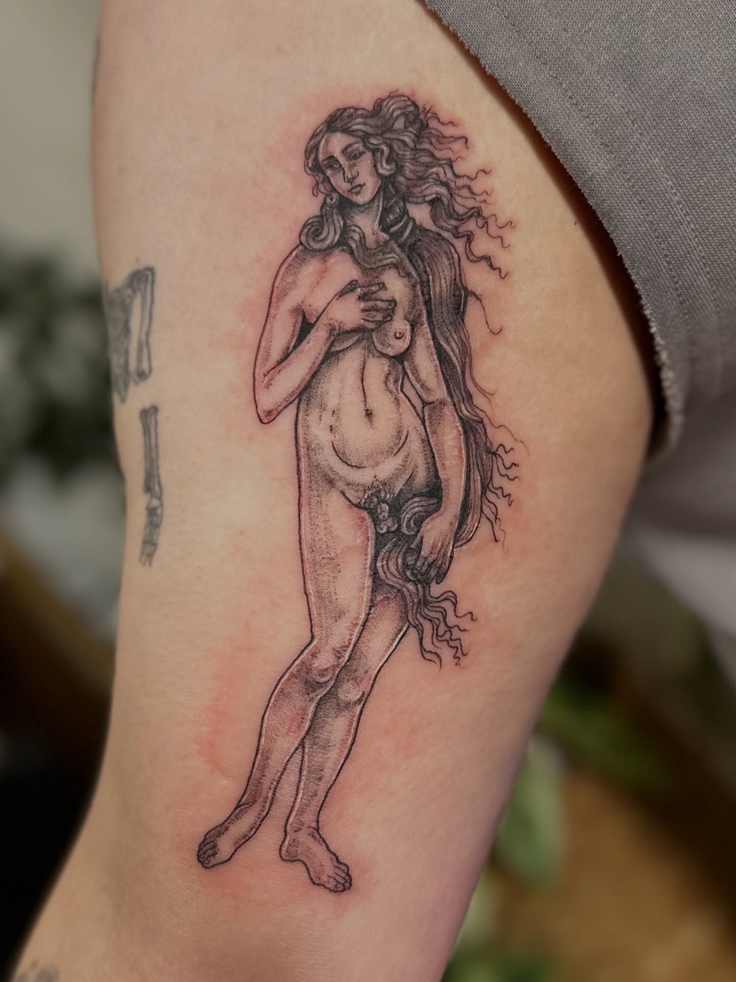 Transfem Venus from my flash, modeled after the late great Sandro Botticelli&rsquo;s The Birth of Venus (1486). Thank you so much Mack! It was wonderful to meet you and spend time together on your birthday, hope you enjoy the rest of your time in the