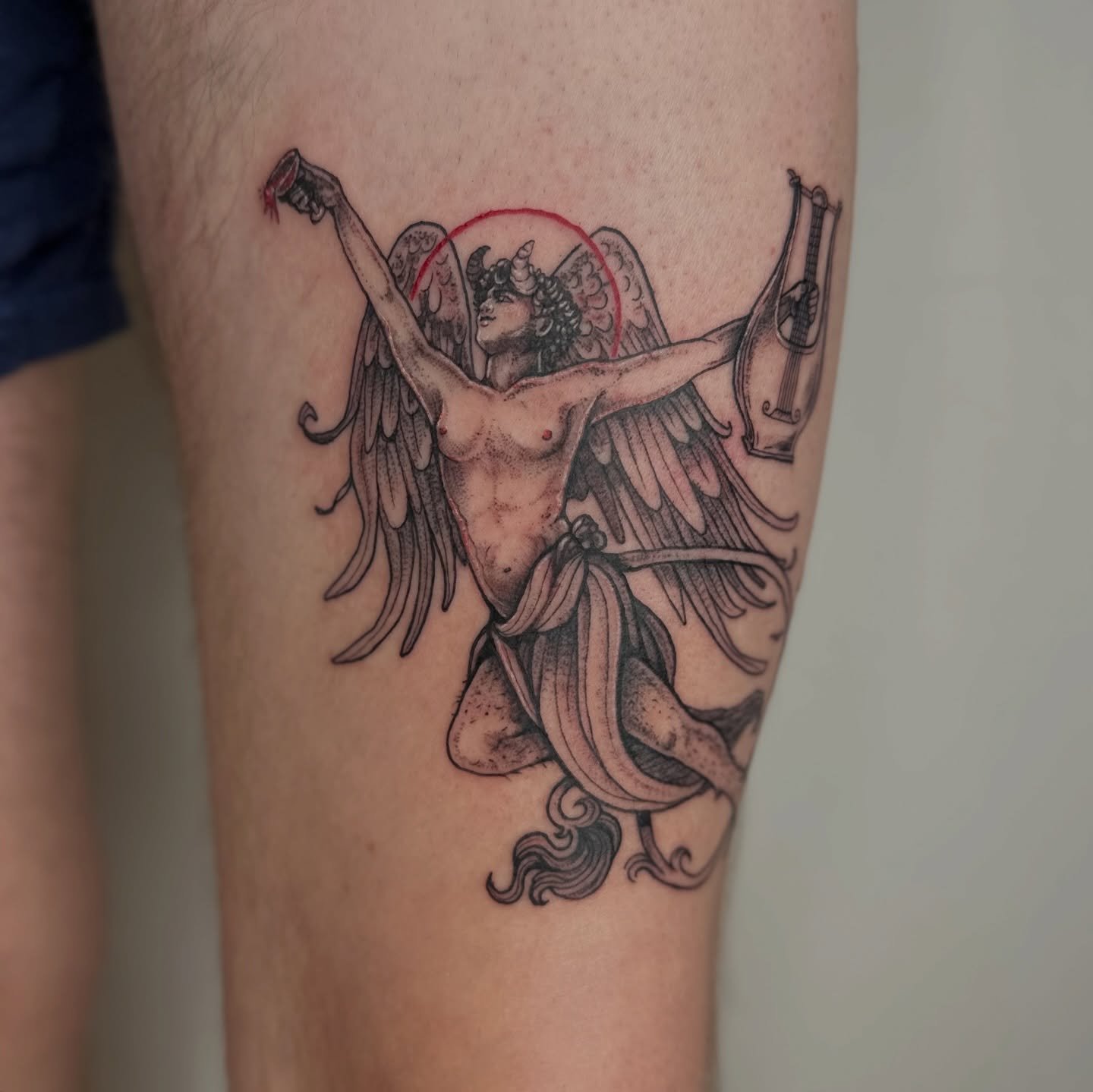 A joyous queer companion piece for Al&rsquo;s healed archangel! Swipe to the end to see how their other piece healed up. Thanks so much for the continued trust, it&rsquo;s always a joy to work with you! 🫶
.
#art #tattooartist #tattoo #queertattooart
