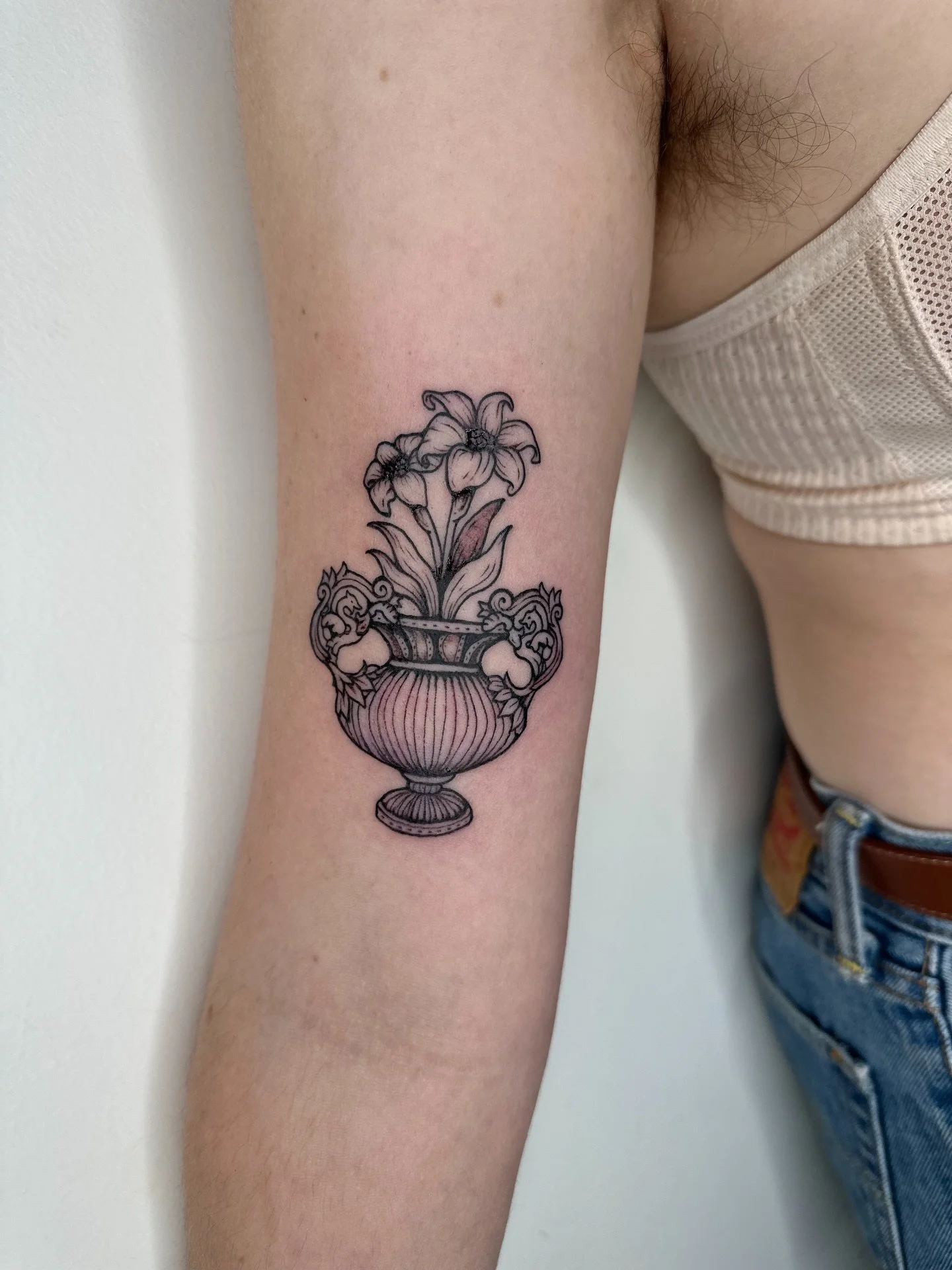 Buncha tattoos from my guest spot back in NYC ! Thank you all so much for the continued trust and love. ❤️🫶🌸
.
#art #tattoo #tattooartist #torontotattooartists