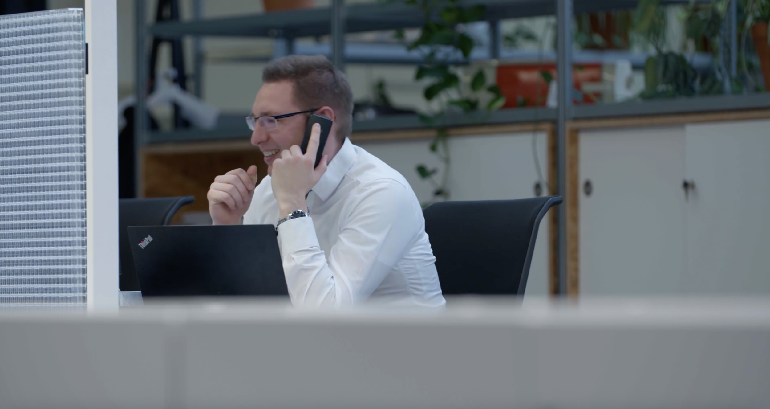 DER AUTORITÄTS-VORTEIL: Wie C-Level Content messbare Marktdifferenzierung schafft