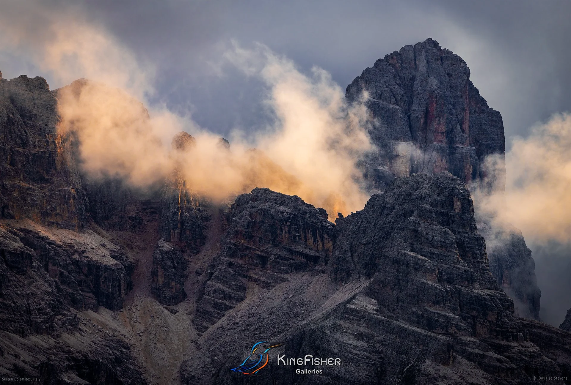 010_DST_Dolomites_2023_Tre_Cime_Alpine_Glow_L.jpg