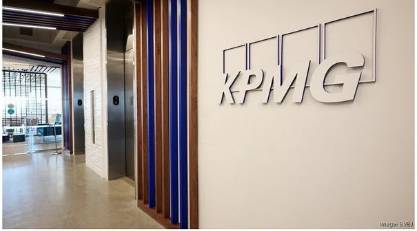 JP Digital Imaging was honored to be part of this amazing project for @kpmg alongside @iaarchitects and @bccibuilders #environmentalgraphicdesign #wallpaper #3dsign #custom 📸 @siliconvalleybusinessjrnl  https://www.bizjournals.com/sanjose/news/2025/