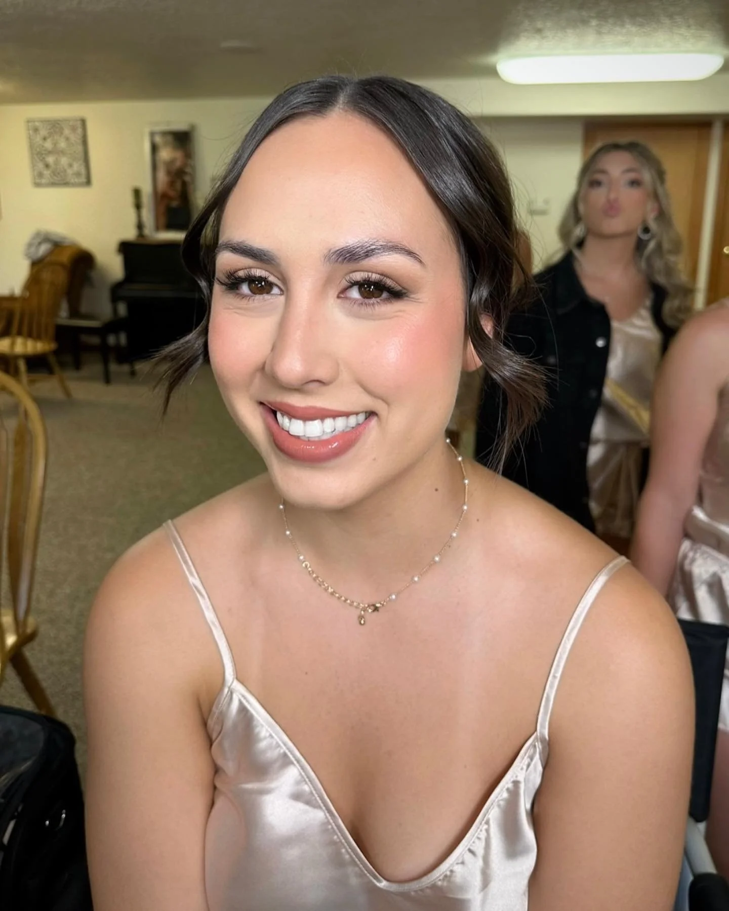 One of my many stunning bridesmaids from this morning ✨🫶🏻

Happy wedding day Chandler! Congratulations!! Thanks for letting us be a part of your special day.

@westcoastmakeupandhair