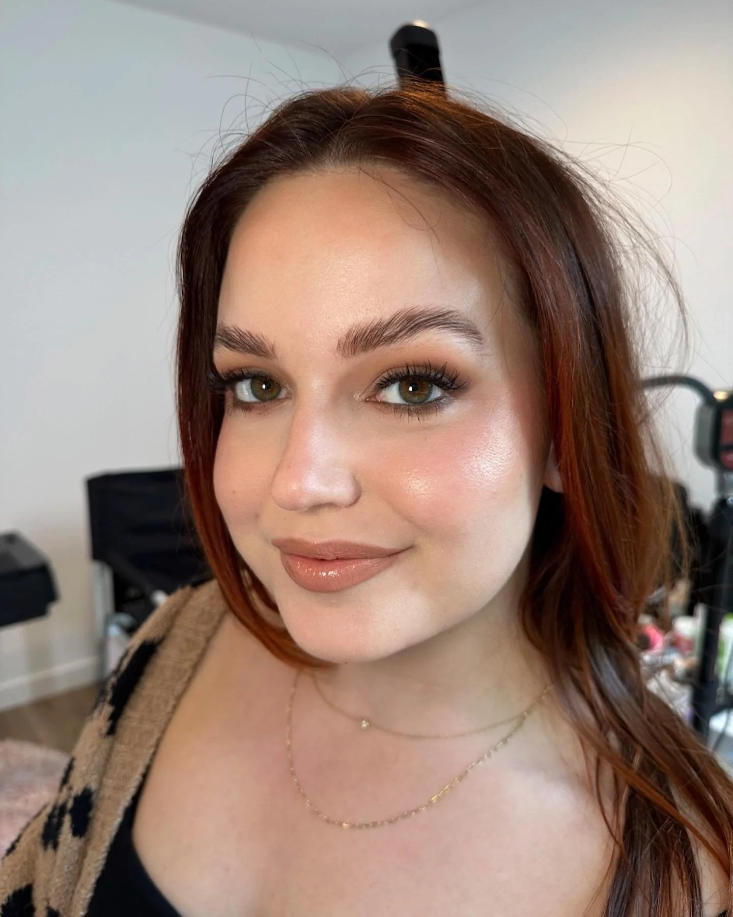 Bronzed and glowing for her engagement shoot🫶🏻