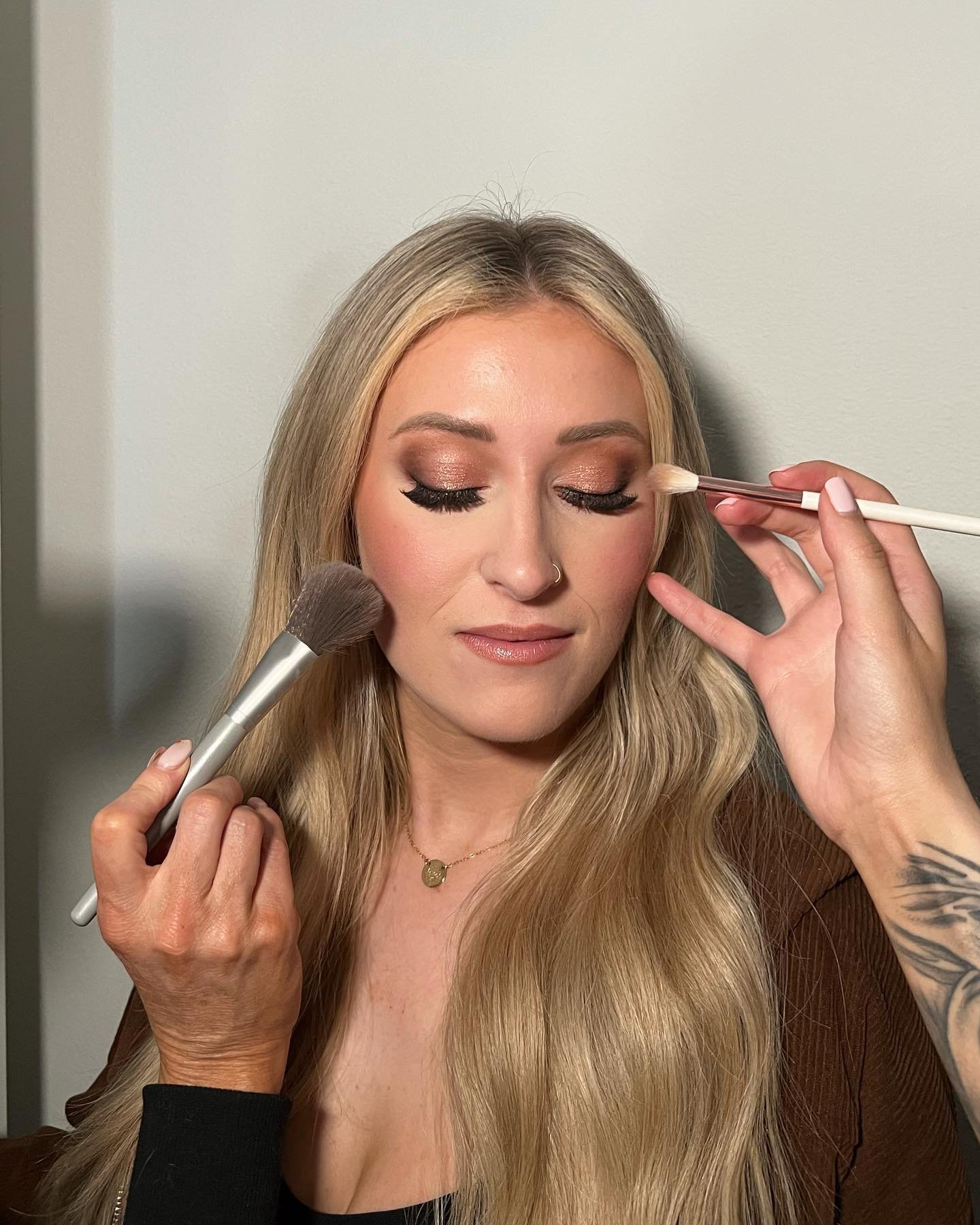 A real life Barbie💓 
 
Hayley you were a dream to work with. Another fun night of training with my @westcoastmakeupandhair girls🤍

.

.

.

#pdxmua #pdxmakeup #pdxmakeupartist #bdxbridalmakeup #pnwmua #pnwmakeup #pdxbridalmua #pnwmakeupartist #pnwb