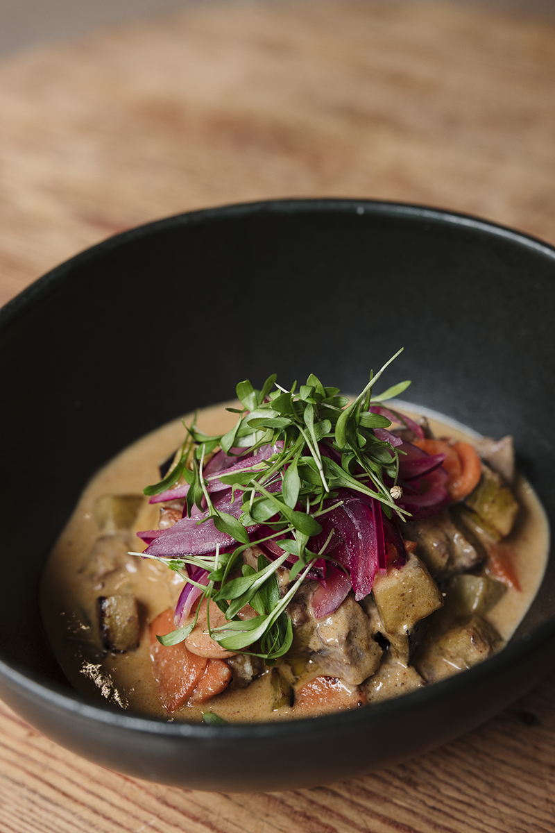 Plato de carta Curry Massaman de ternera