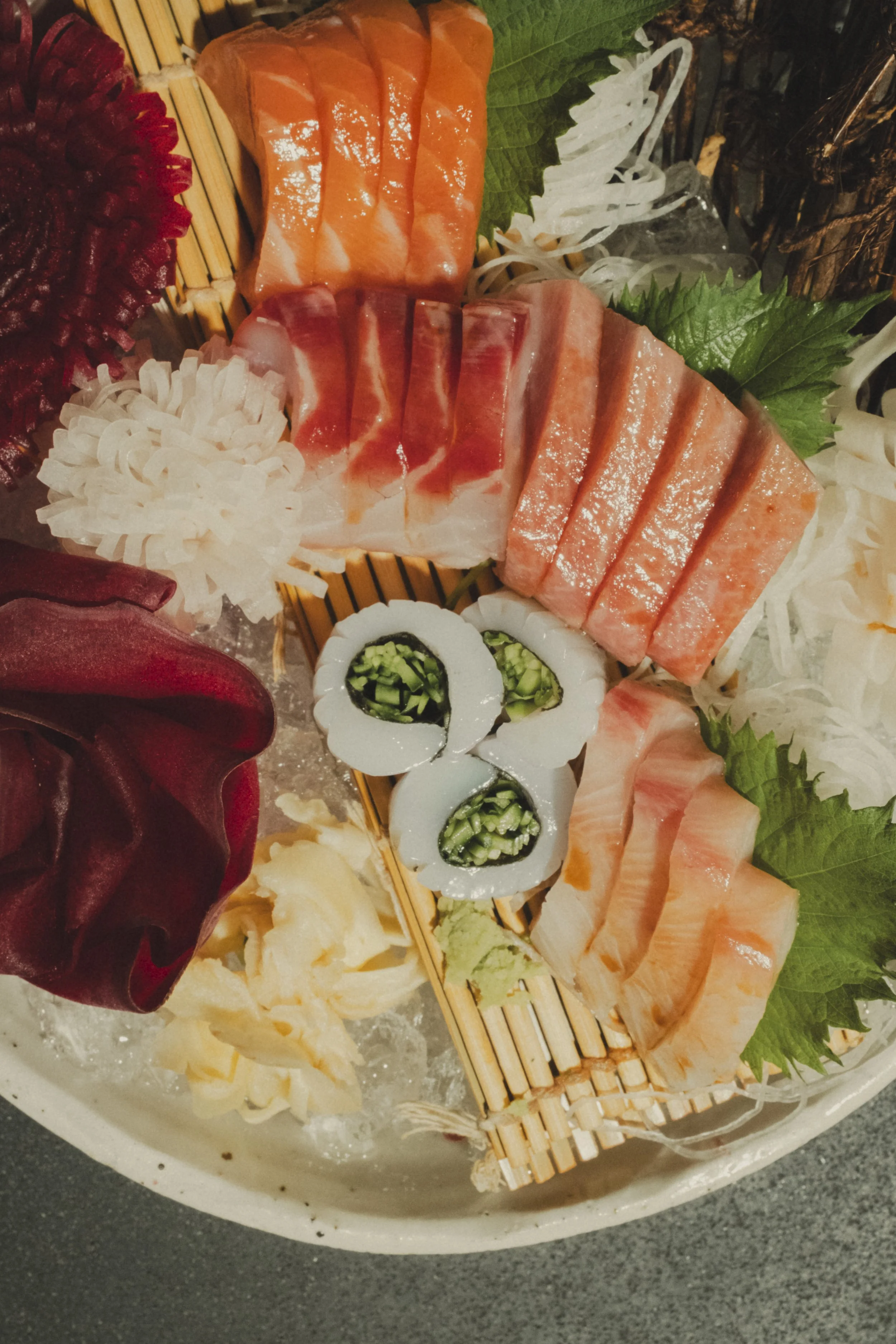 Sushi Kuidaore con enfoque técnico. Nigiri, sashimi, hand rolls y coctelería japonesa en CDMX. Sushi with a technical focus. Nigiri, sashimi, hand rolls and Japanese cocktails in CDMX.