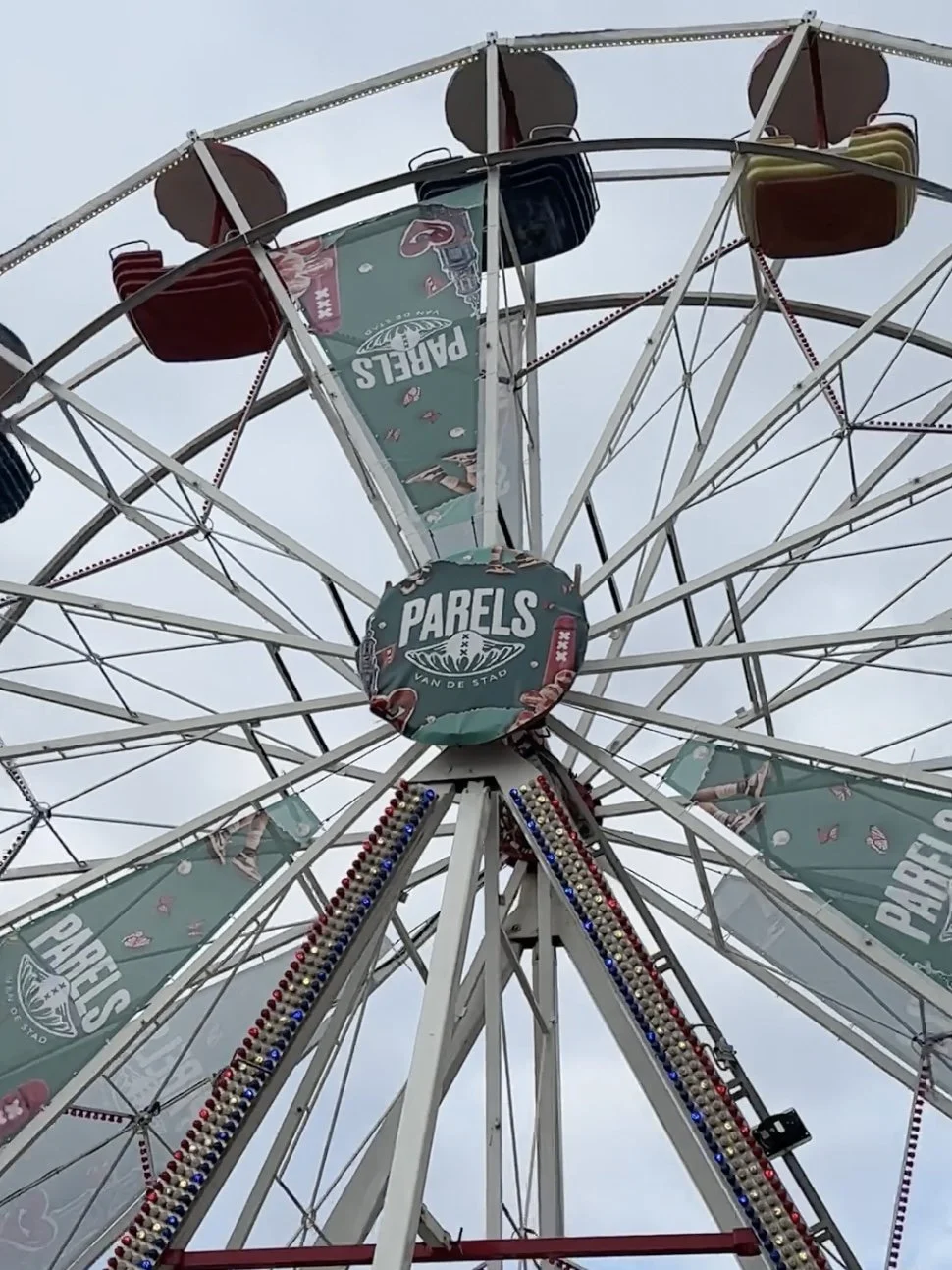 PARELS VAN DE STAD