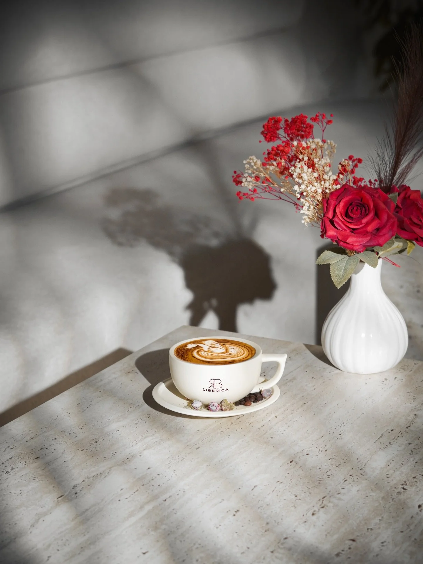 At Liberica, every cup of coffee is brewed slowly, meant to be felt, not rushed.

************
لە لیبێریکا هەموو کوپێکى قاوە بە هێواشی ئامادە دەبێت، مەبەست لێی هەستکردنە نەک بەپەلەيى.

************

في ليبيريكا، يتم تحضير كل فنجان قهوة ببطء، ليُستمتع