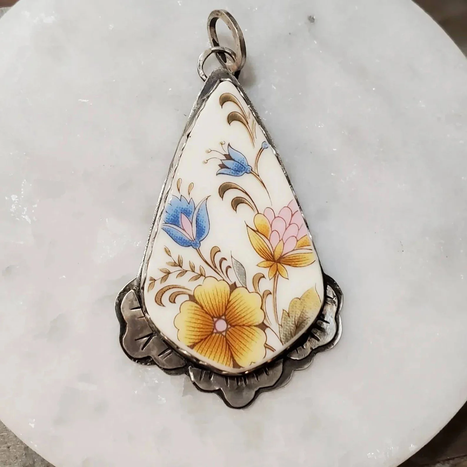 Stand with Ukraine china Pendant