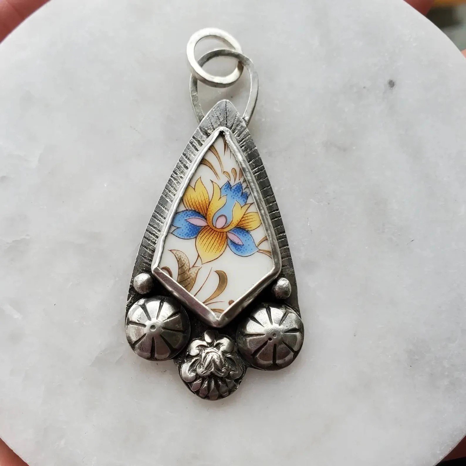 Stand with Ukraine china Pendant