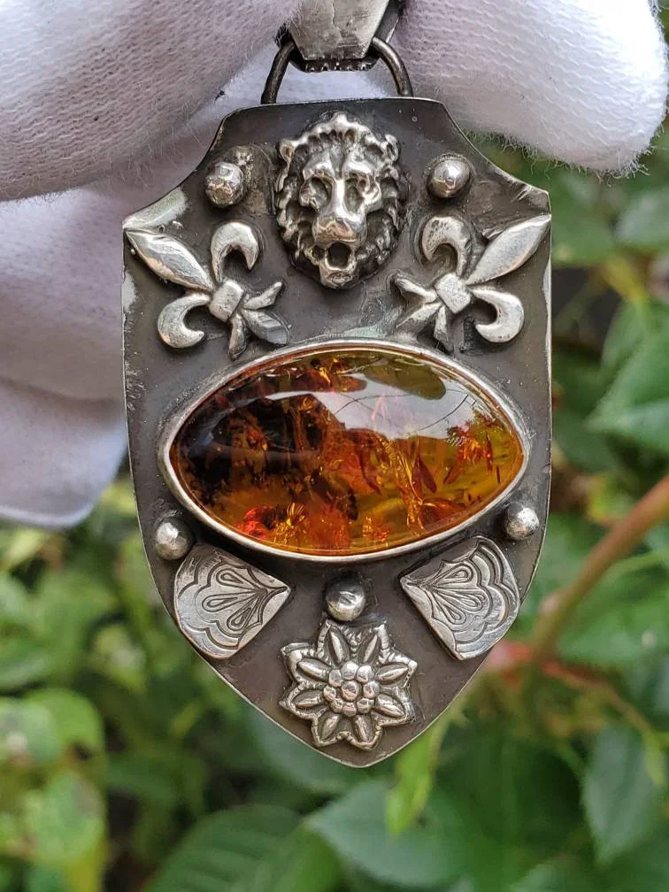 Leo's Crest Baltic Amber Pendant