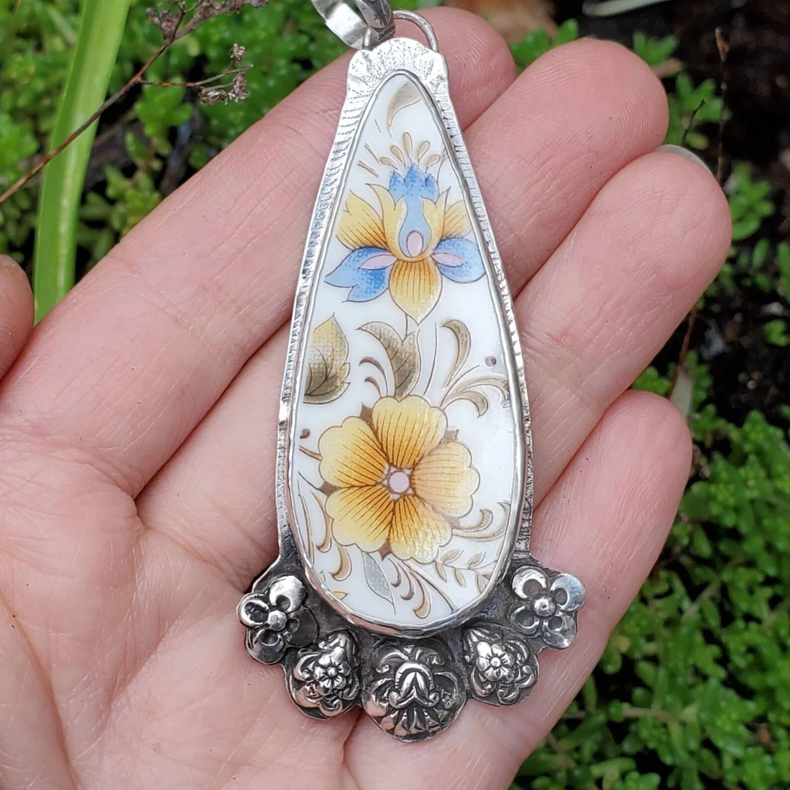 china Pendant Stand with Ukraine