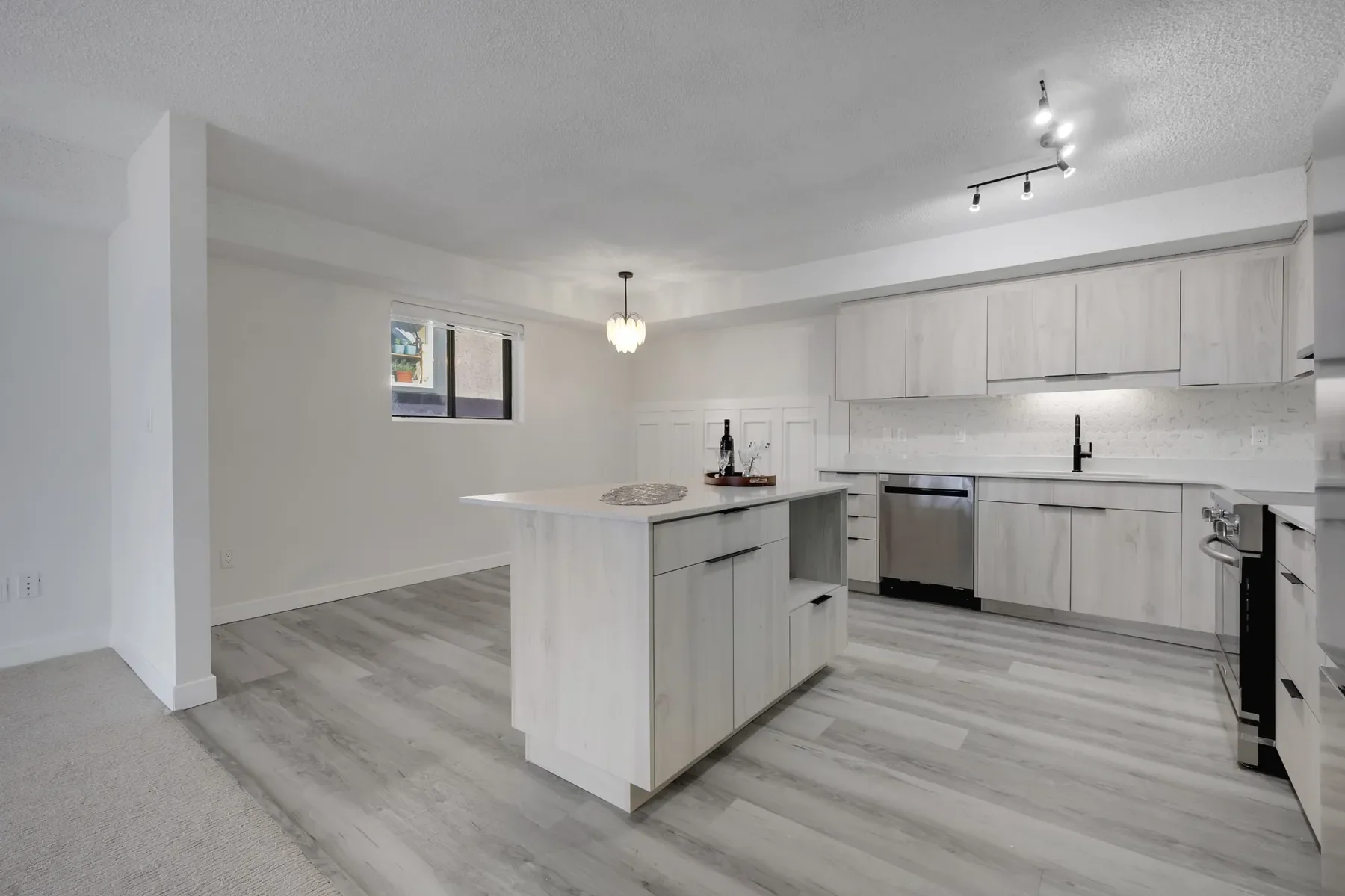 calgary-kitchen-renovation-modern.webp