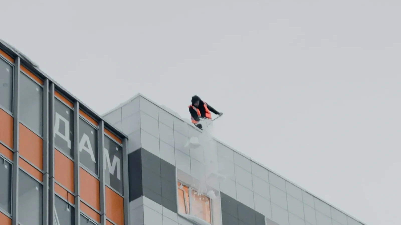 Monthly snow removal contract service in Calgary providing reliable winter maintenance for companies and businesses.