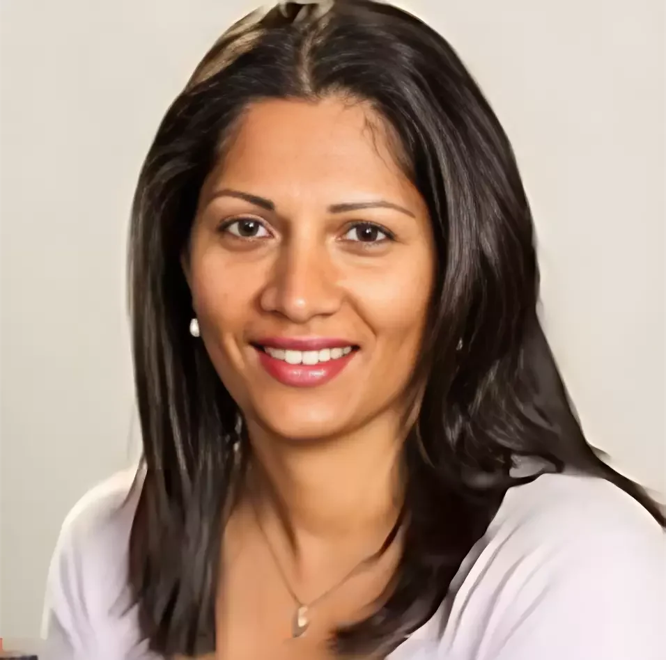 Oculoplastic and Cataract Surgeon

Dr Peter has had extensive training in Lid, Lacrimal and Orbital surgery and has vast experience in Oculoplastic surgery.