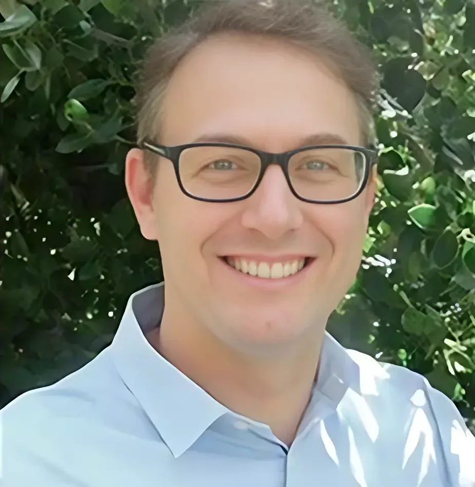 Paediatric and Cataract Surgeon 

Dr. Jude Fitzgerald specialises in Paediatric Ophthalmology, General Ophthalmology, Cataract Surgery, and Strabismus.