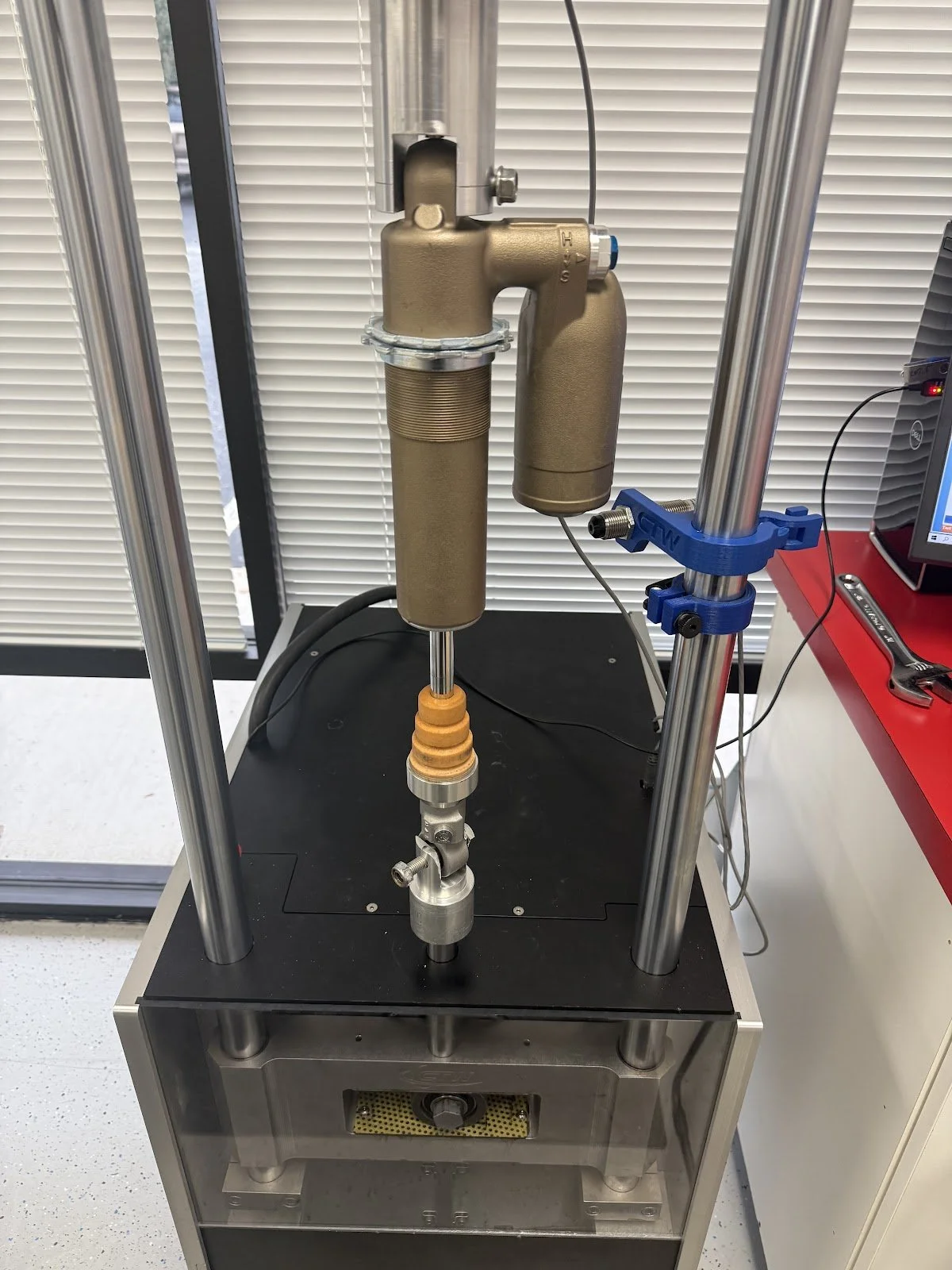 A shock cycling machine at M2R OffRoad