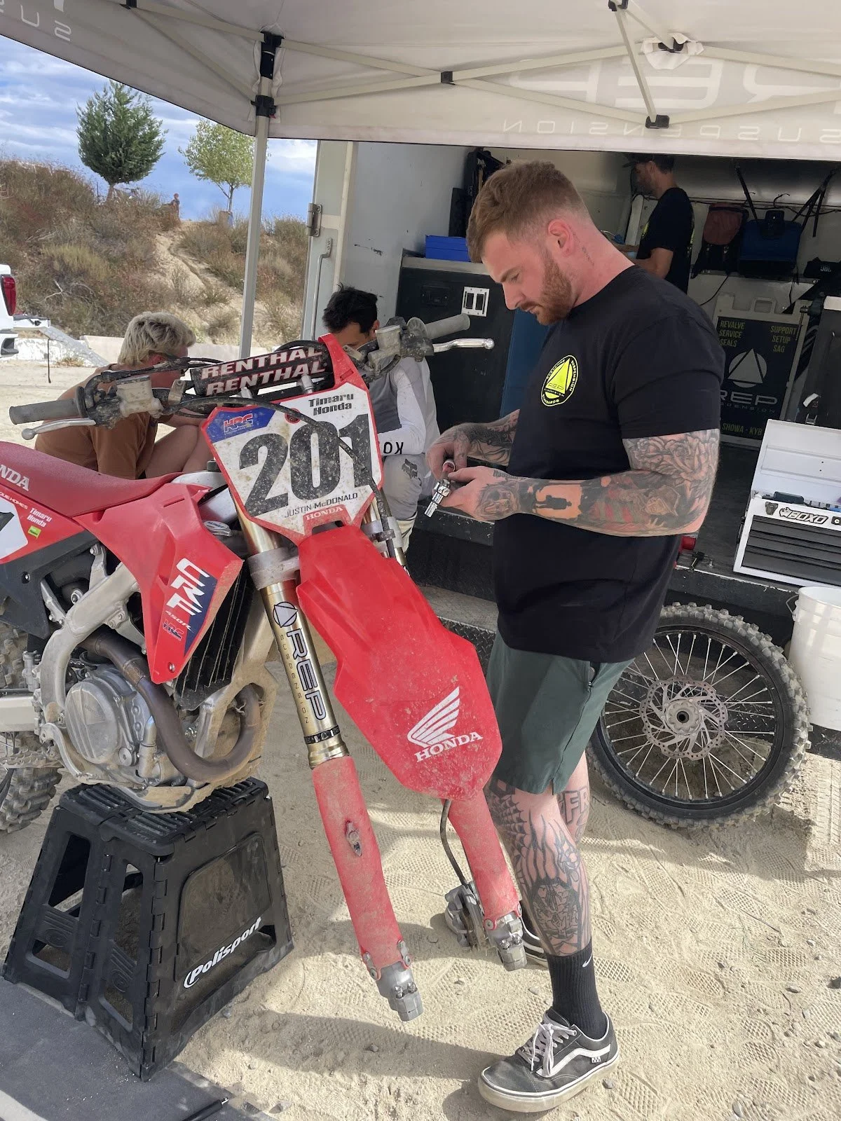 M2R Offroad provides onsite suspension services.