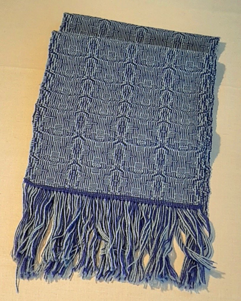 Juneau: Handwoven Scarf with Fine Merino Wool