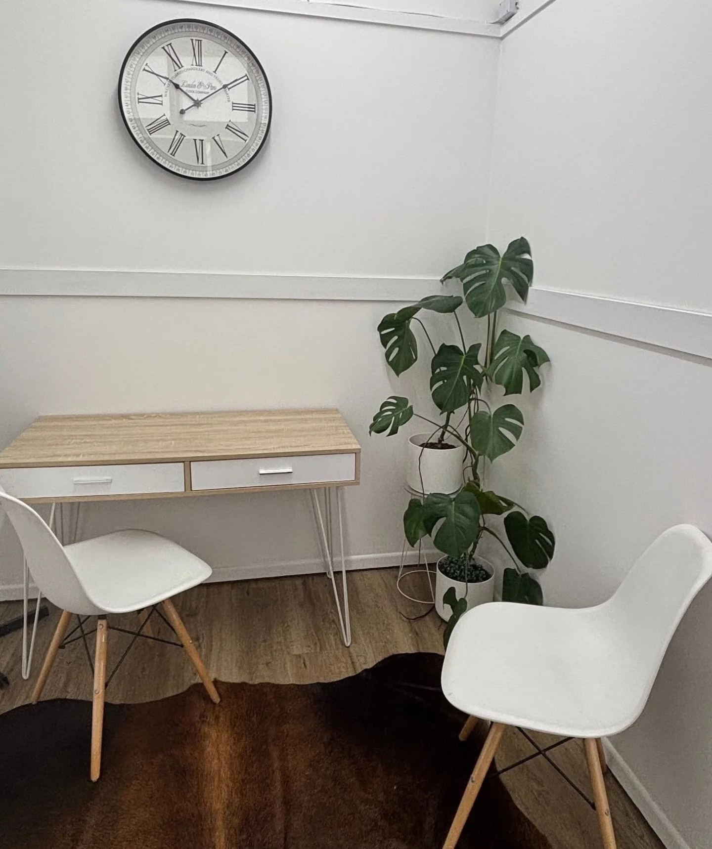 Hi all, hope you had a lovely Easter and the school holidays are off to a great start 🤎

There are only 3 clinic spots left this week. Head to my website to book and secure your appointment.

If something pops up and you need to reschedule, please l