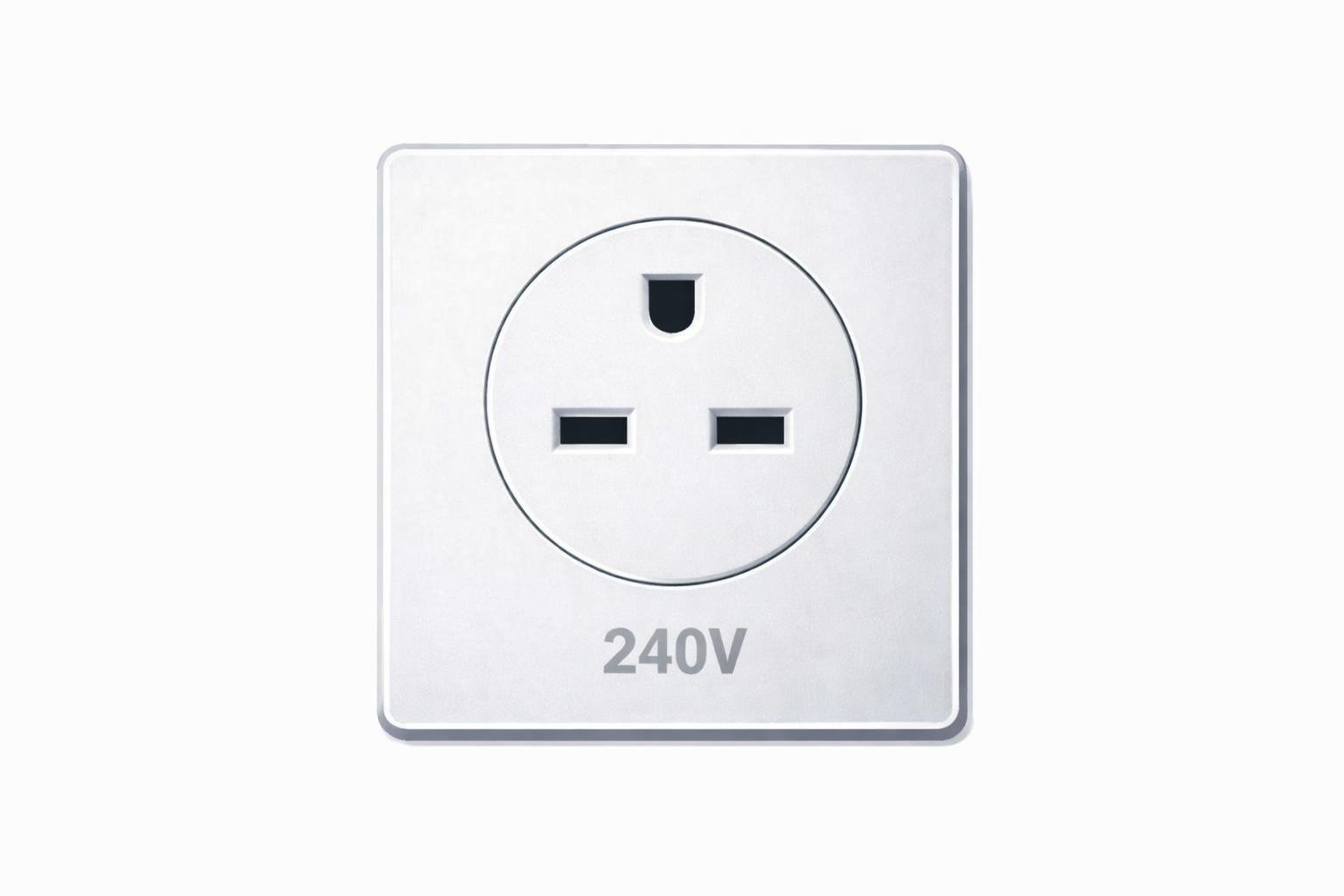 240 V outlet (range/dryer)