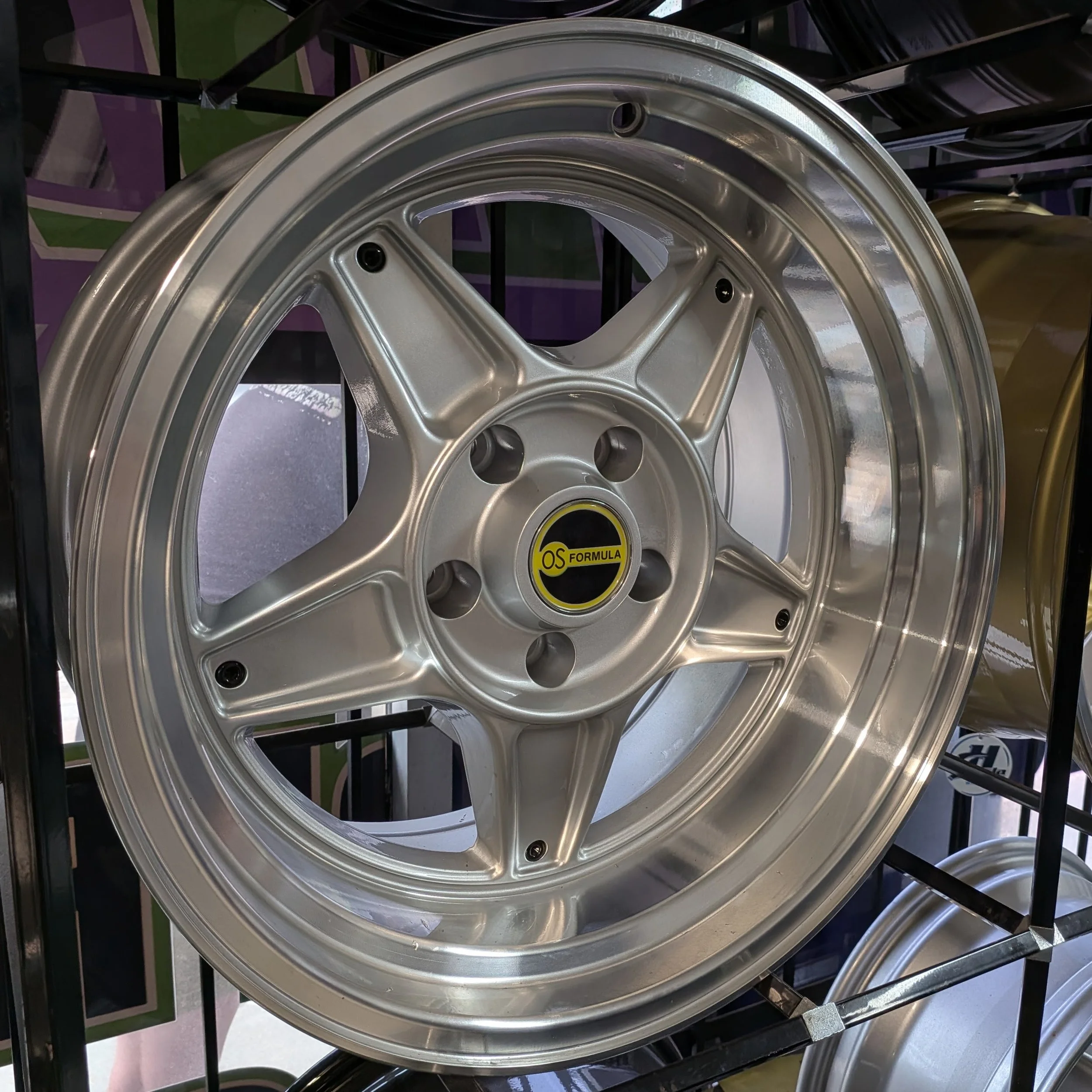 Star 17" x 9" Silver.jpg
