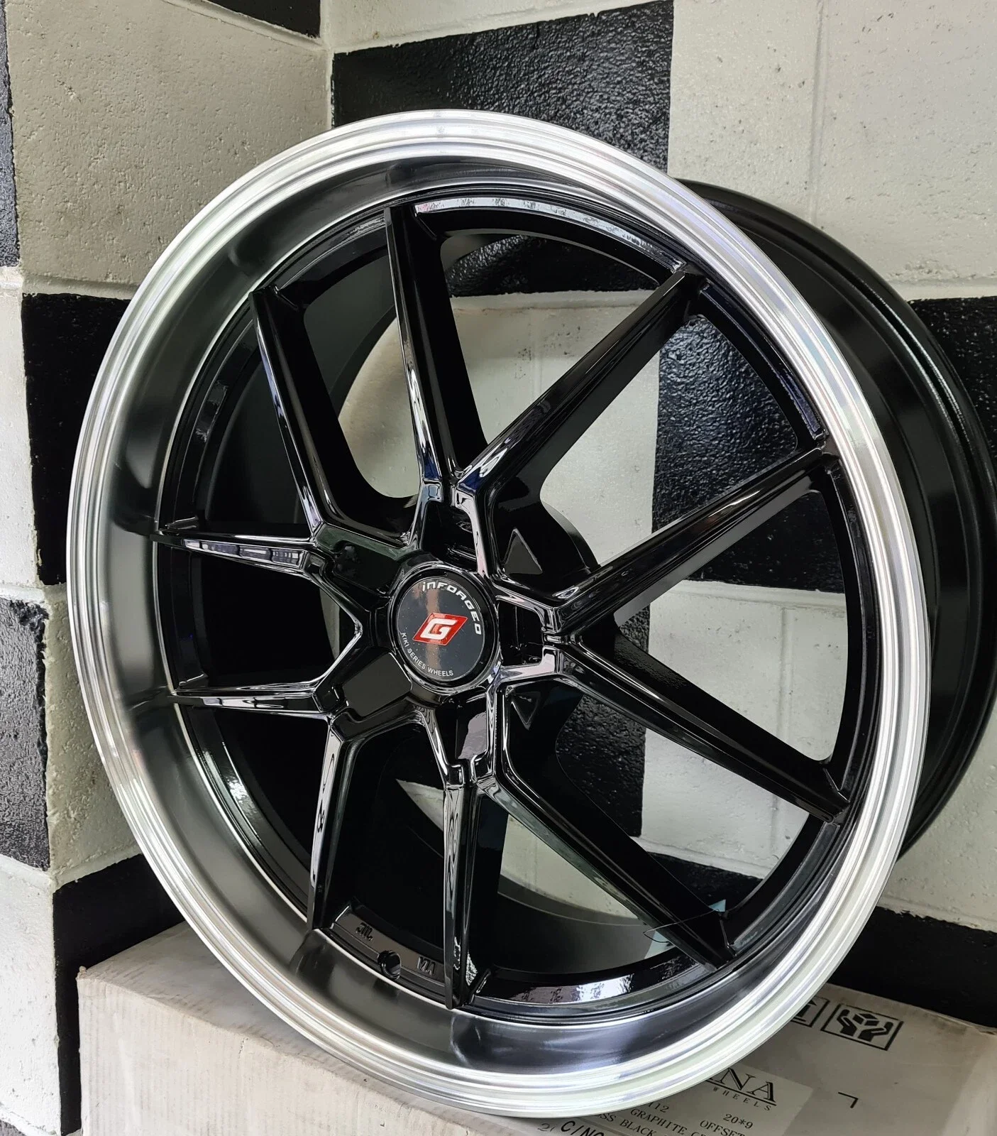 KIKI 5566 20" x 8.5" 10"