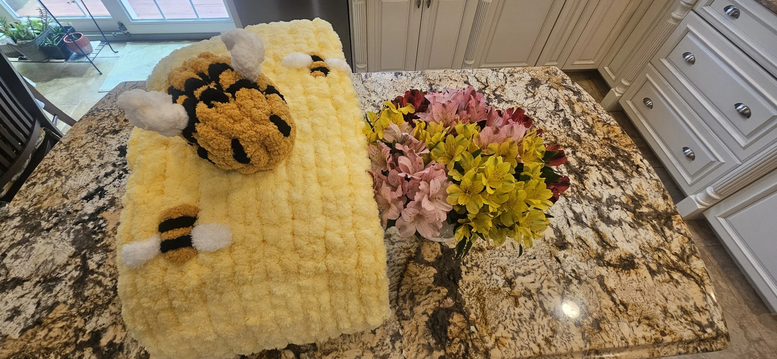 Bee Blanket 4.jpg