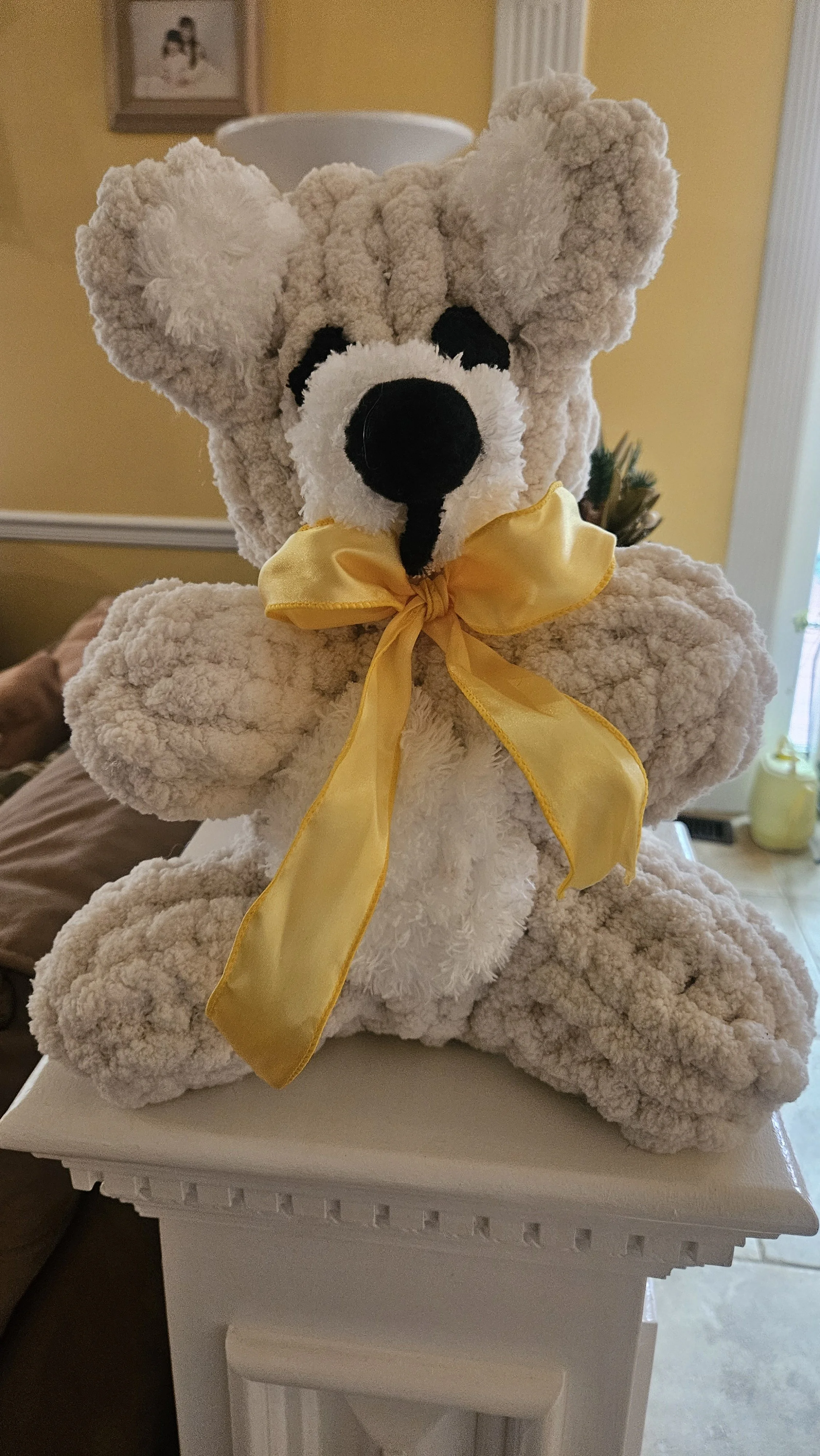 Tan bear yellow ribbon.jpg