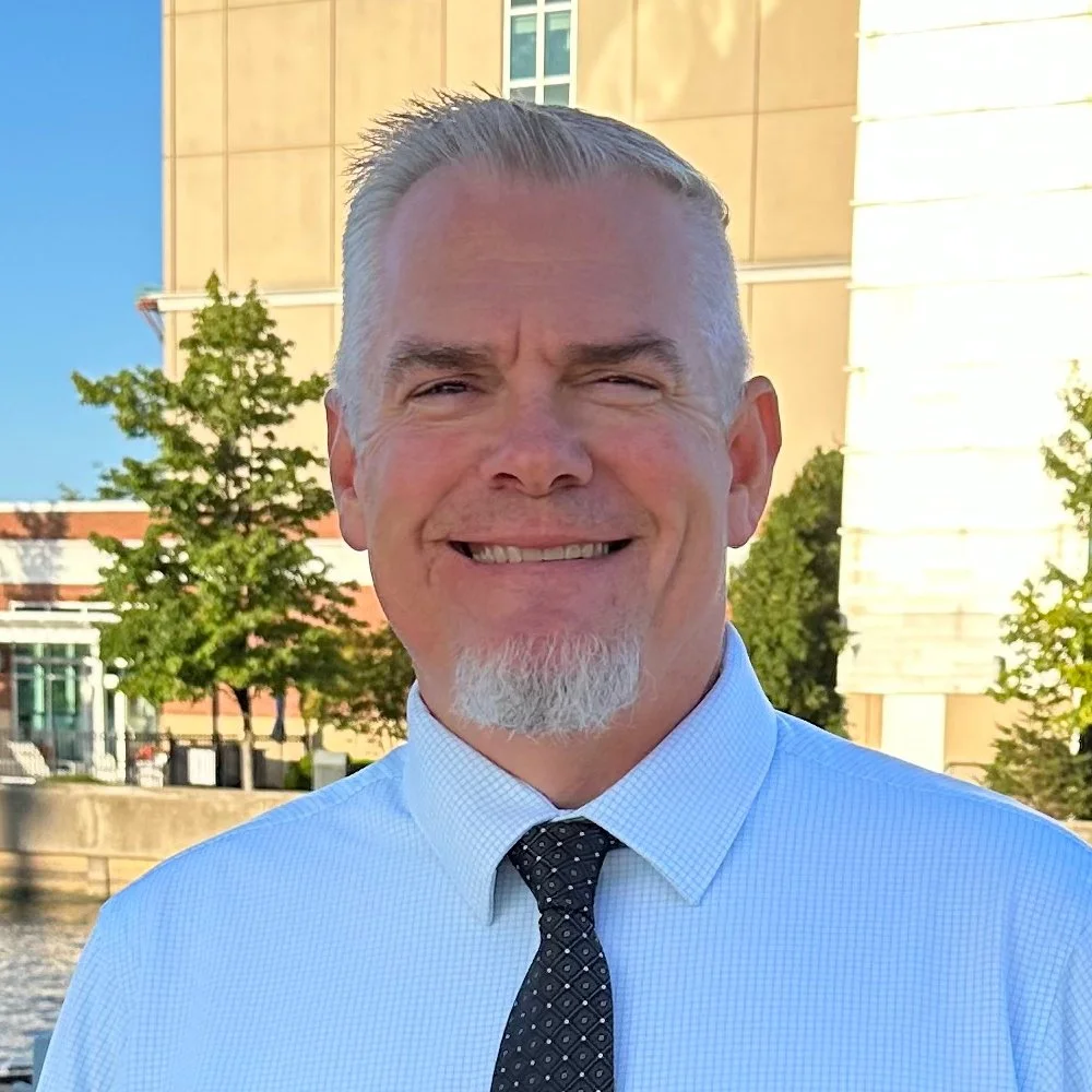 SOLID GROUND
Rick Massey