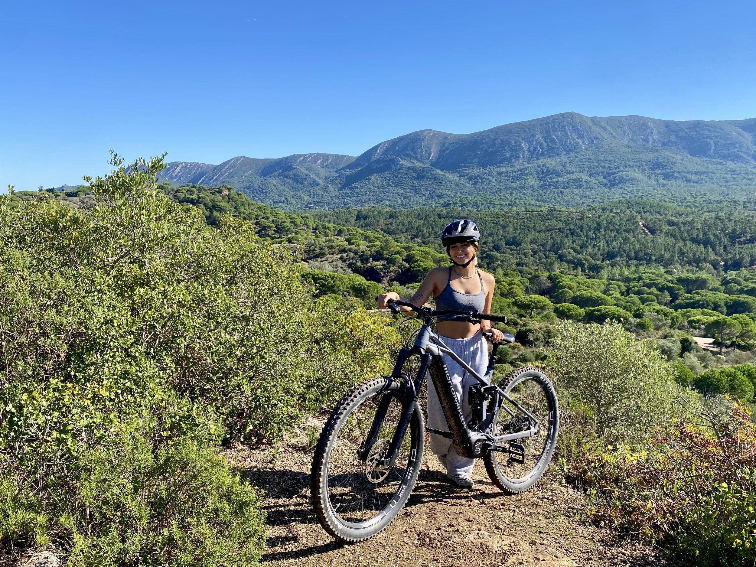 passeio de bicicleta na Arrábida