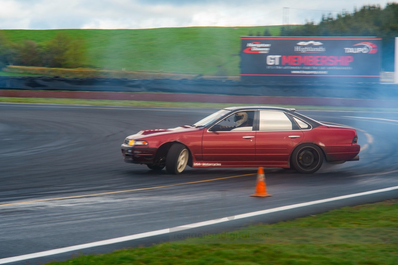 Snuck a few laps in @jordan_b.d.d&rsquo;s 420kw dogbox Cefiro at @choiceeventsnz #carnival that thing absolutely bangs 🔥 appreciate it bro 💯

📸 - @reelactiondigital capturing the action 

#drift #carnival #cefiro #nissan #dogbox #rbpower #brcmotor