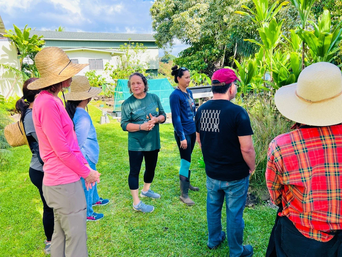 For our Community Service activity in May, the Ferraro Choi team helped in preparing the garden for @waimanalohealthcenter&rsquo;s ʻAha ʻAi Pono event&mdash;a day that celebrates food as medicine through hands-on demonstrations, generational storytel