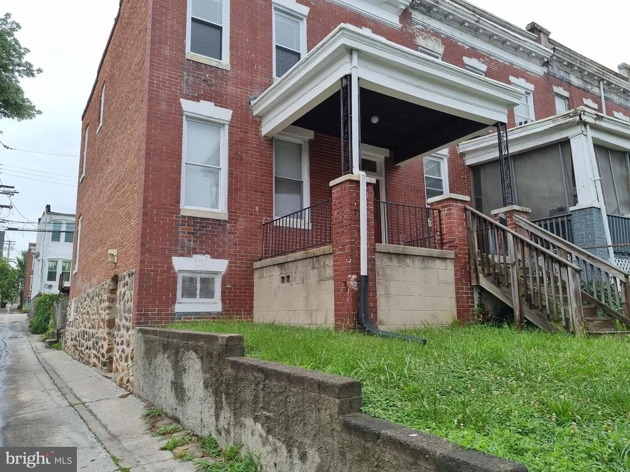 600 Linnard Street Unit #1, Baltimore, MD 21229- 1 Bedroom, 1 Bath- $1300.00