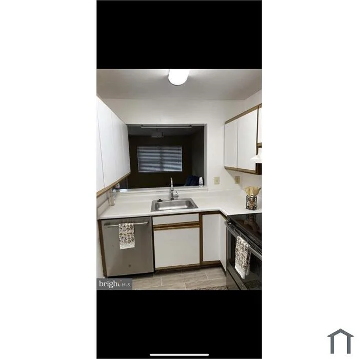 1204 W Lafayette Ave, Baltimore, MD 21217- 2 Bedrooms, 1 Bath - $1600.00