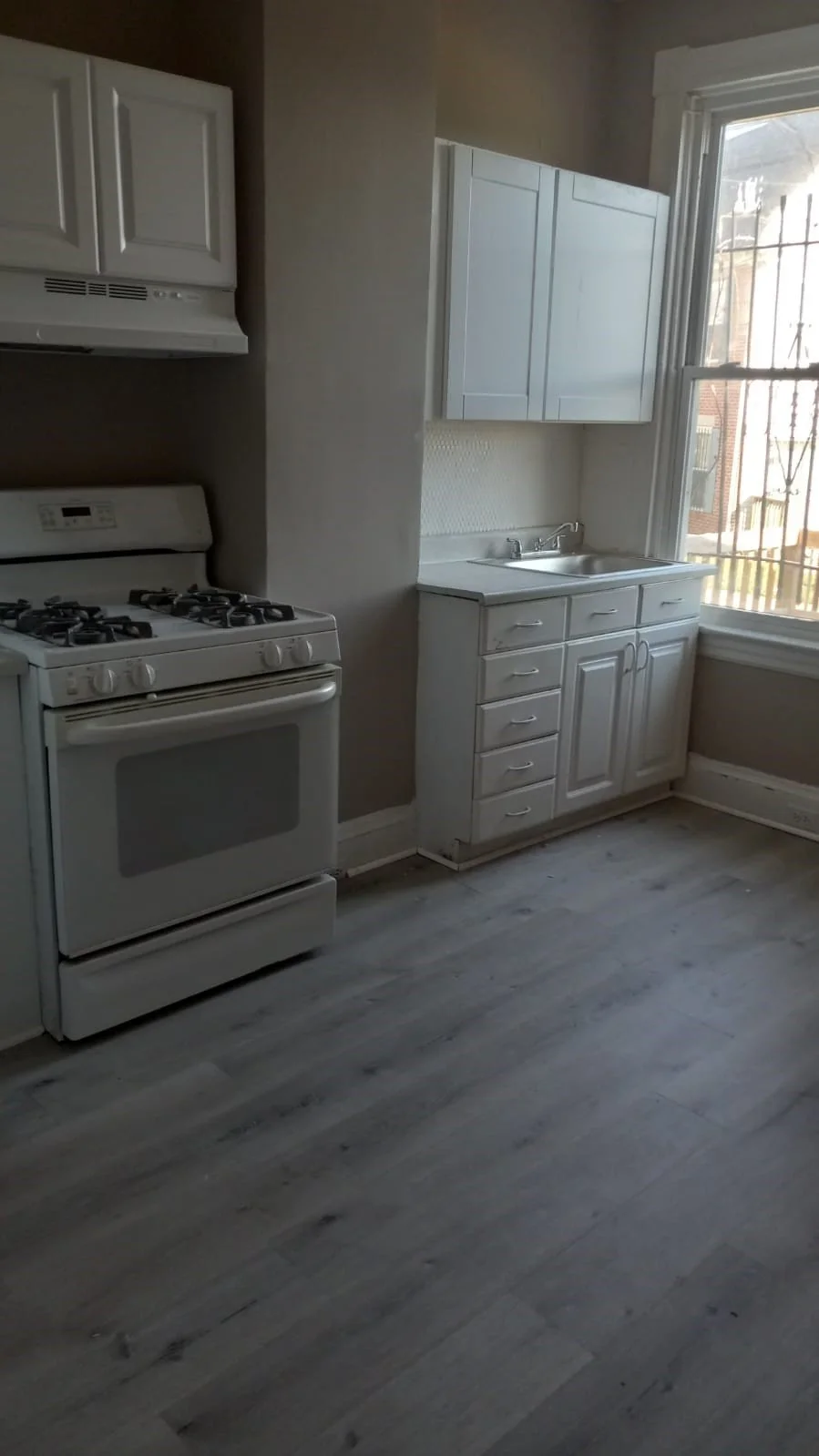 Kitchen 2.jpg