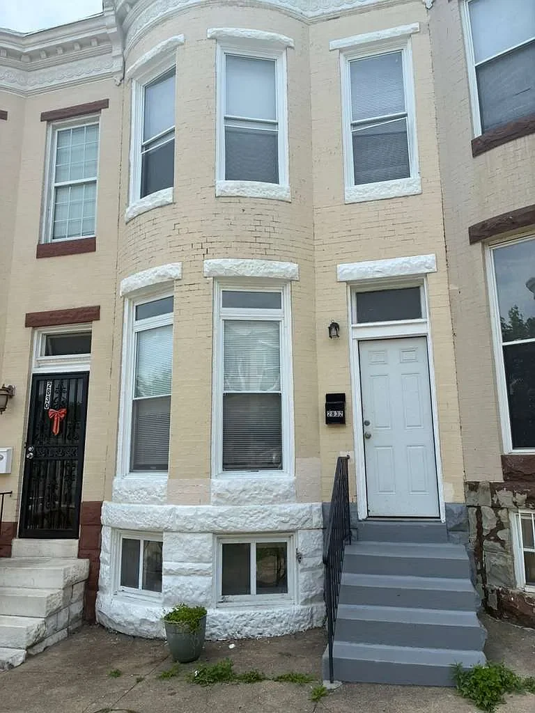 2832 Parkwood Ave, Baltimore, MD 21217 - 4 Bedrooms, 2 Bathrooms- $2200.00