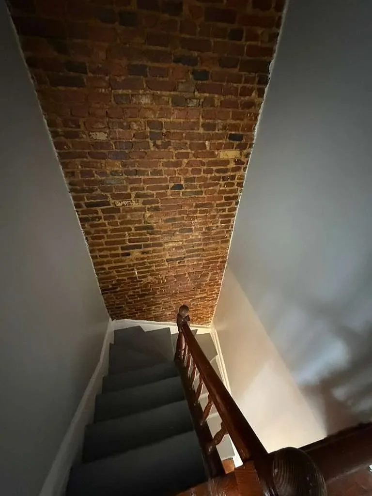 9b13040f39005073e670c2f644c059c1-uncropped_scaled_within_1536_1152.webp