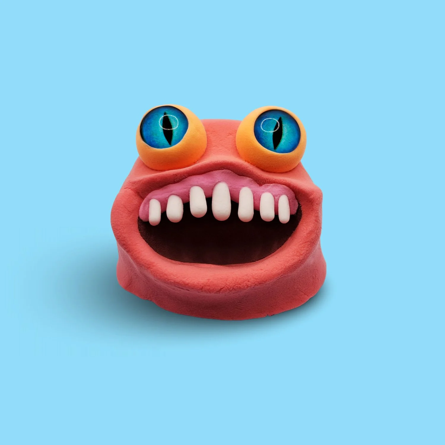 Senor Foamio (51yrs) - Toothy guy with two blue eyes.