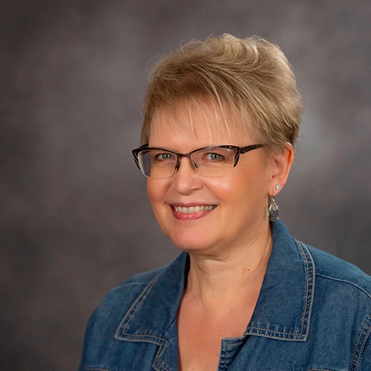 Hanson-Elise-Headshot