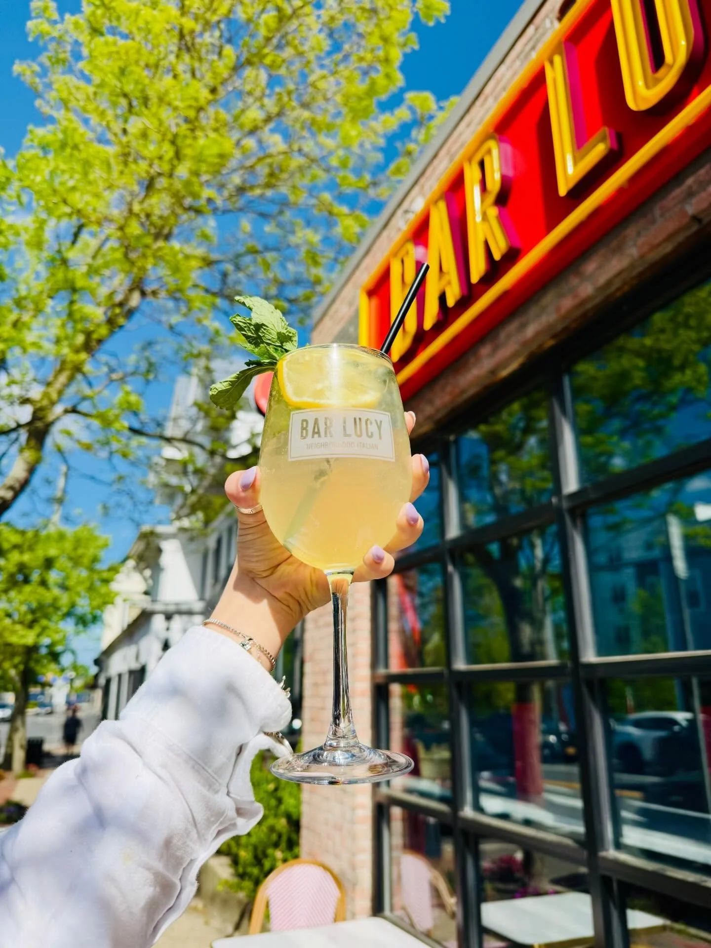 did you know Bar Lucy was inspired by the Italian phrase la luce, which means the light? Come bask in it with us over happy hour ✨