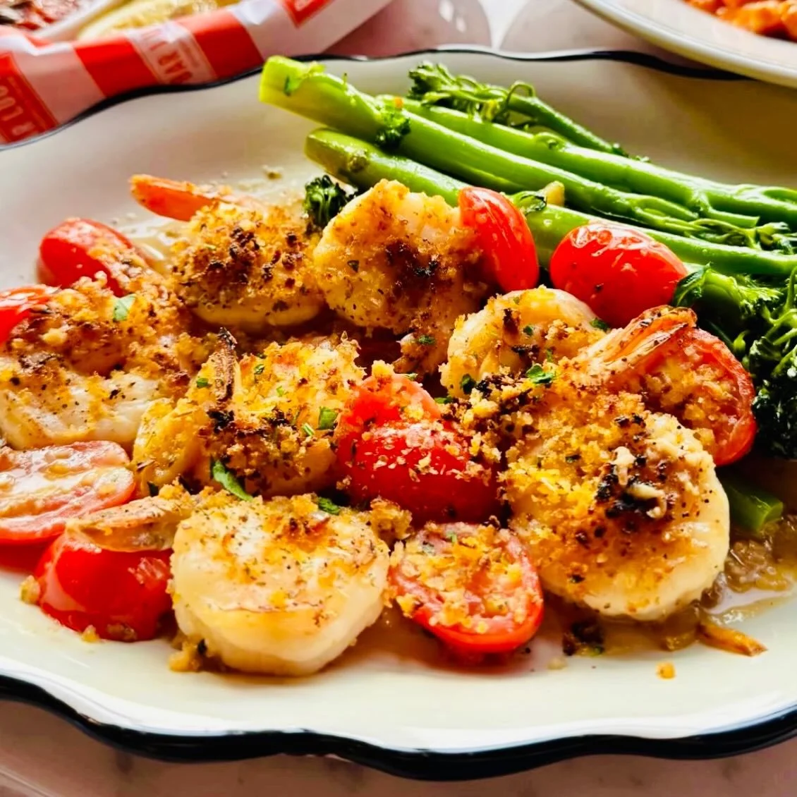 SHRIMP OREGANATA 🤝 BAR LUCY