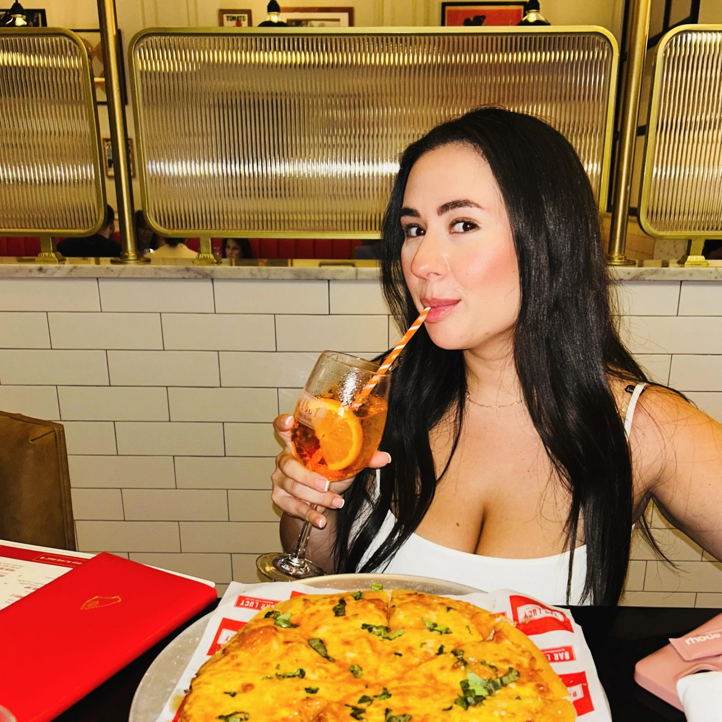 Fun fact: our House Pizzette is $10 during happy hour: 3pm-6pm ❤️&zwj;🔥